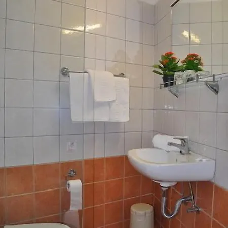 Bretagne Hotel 2*