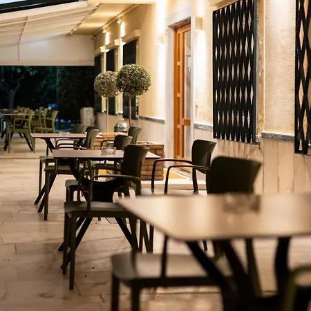 Bretagne Hotel 2*